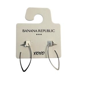 Banana Republic XOXO Women’s Silver Oval Hoop Post Closure Earrings NWT